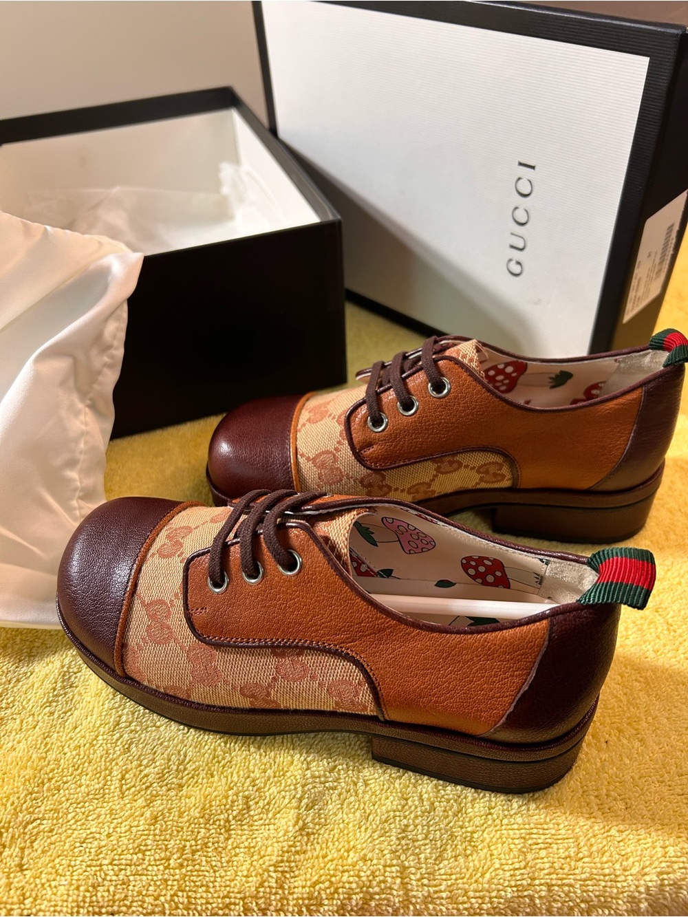 Gucci Kids Tan & Brown GG Canvas Leather Lace-Up Shoes - Picture 7 of 9
